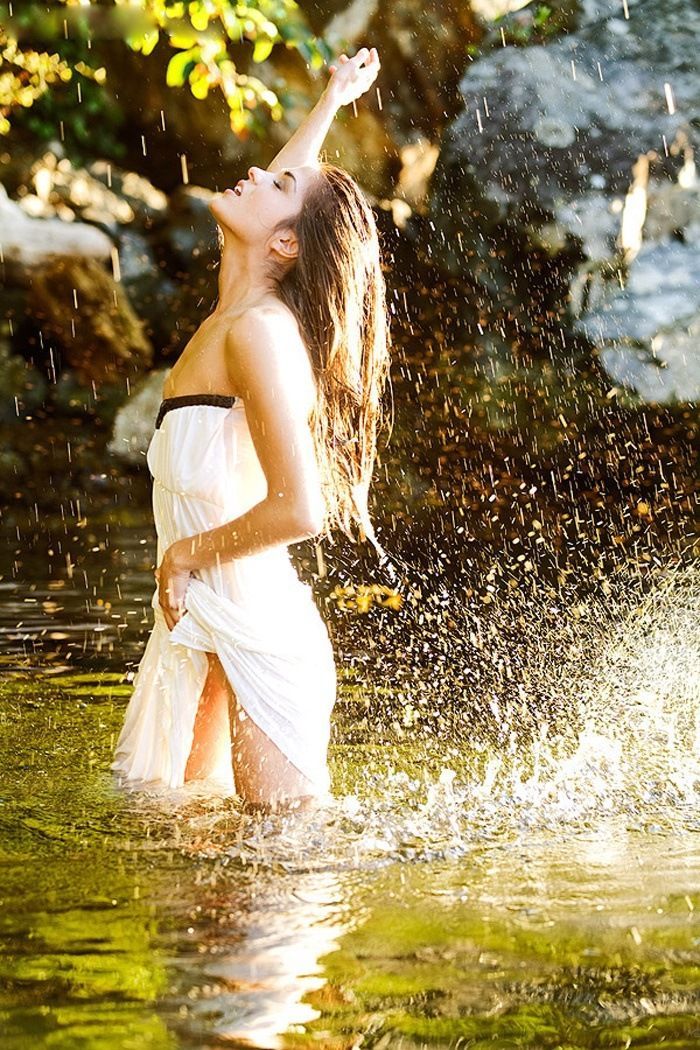 Marie Avgeropoulos in Multan