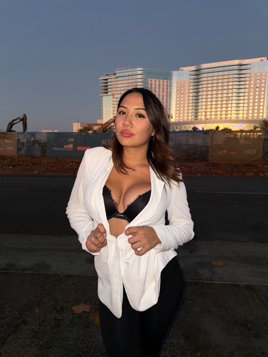 Take a pause and enjoy Ali Cruz — streaming from Multan