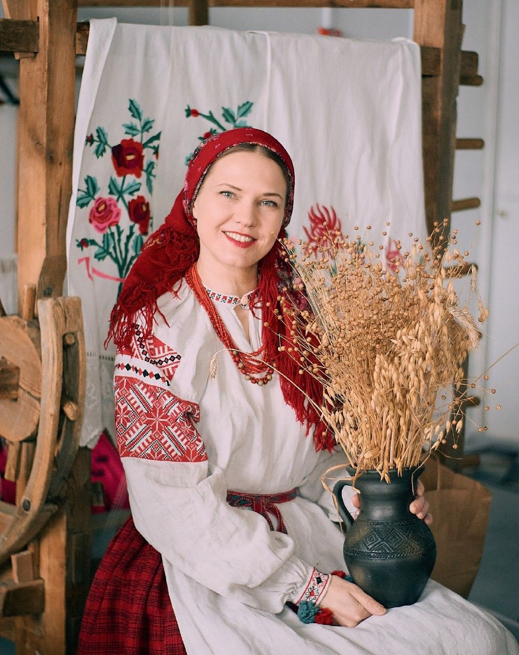 Women in Slavic costumes in Multan