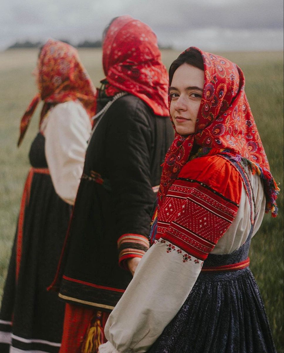 Women in Slavic costumes in Multan