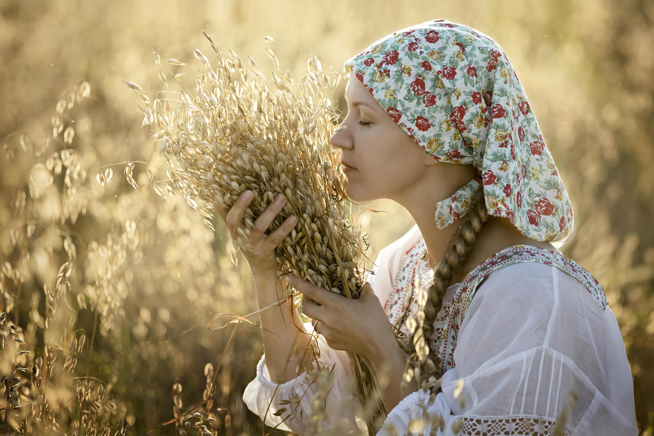 Photo Women in Slavic costumes in Multan
