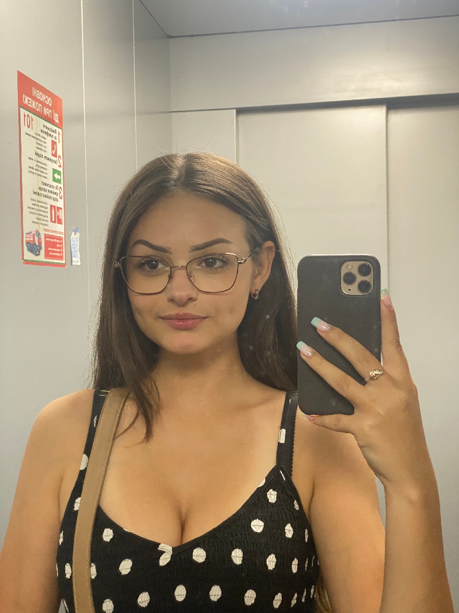 Sexy model Stacy in Multan